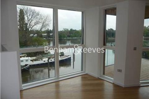 2 bedroom apartment to rent, High Street, Brentford TW8