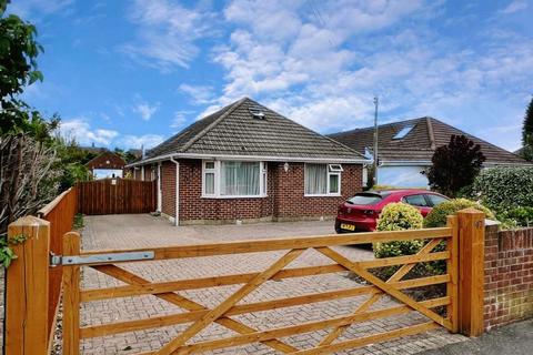 4 bedroom chalet for sale, Cloughs Road, Ringwood, BH24 1UU