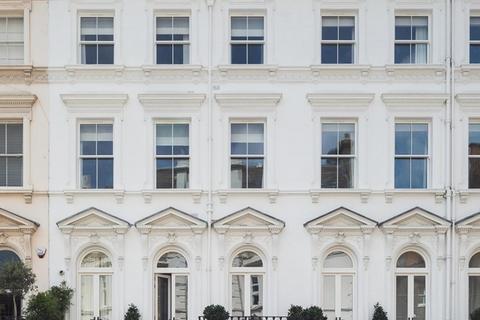 2 bedroom duplex to rent, Prince of Wales Terrace, Kensington W8