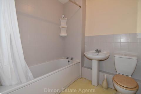 2 bedroom flat for sale, Dandelion Close, Gosport