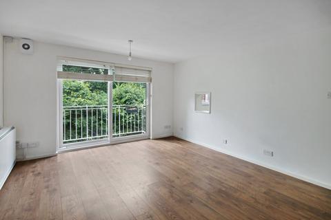 1 bedroom flat for sale, Newlands Crescent, East Grinstead, RH19