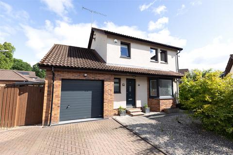 6 Almond Place, Huntingtowerfield, Perth, PH1 3FA