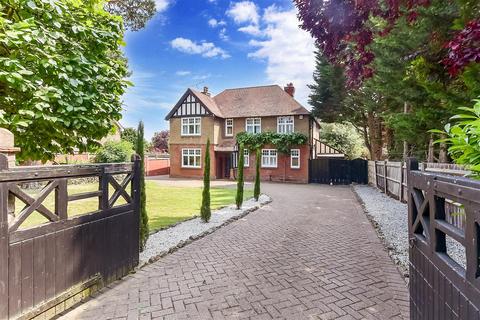 5 bedroom detached house for sale, Tonbridge Road, Maidstone, Kent