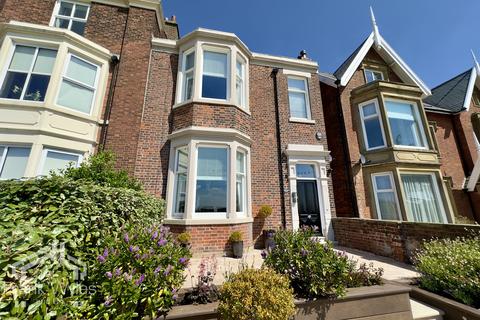 4 bedroom end of terrace house for sale, East Beach, Lytham