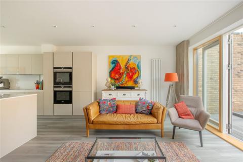 8 Pinnington Close, Trumpington, Cambridge, CB2 9EY