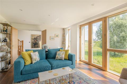 8 Pinnington Close, Trumpington, Cambridge, CB2 9EY