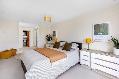 2 bedroom flat for sale, Marine Parade, Worthing BN11 3FE