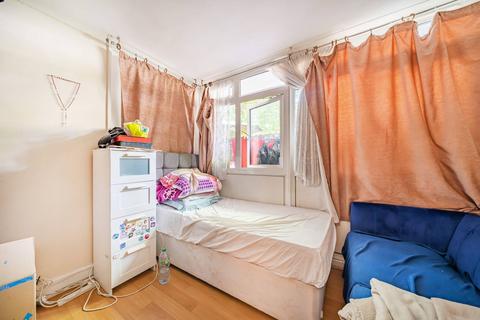 2 bedroom flat for sale, Crowder Street, Shadwell, London, E1