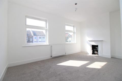 2 bedroom terraced house to rent, Dudley Road, Clacton-on-Sea