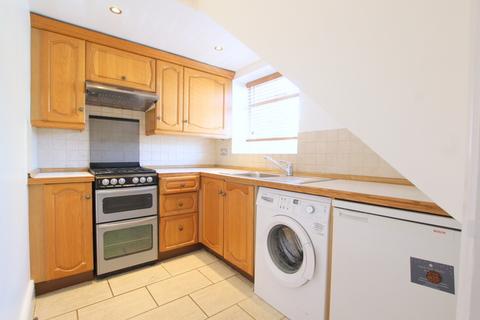 2 bedroom apartment to rent, Oxford Road, London SW15