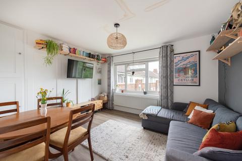 3 bedroom flat for sale, Bulwer Court Road, London, Leytonstone, London, E11 1DB
