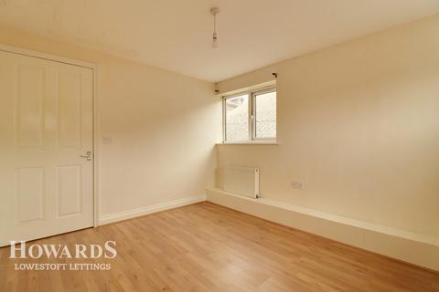 1 bedroom flat to rent, London Road South, Lowestoft