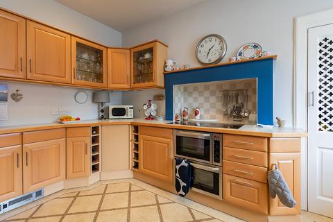 4 bedroom flat for sale, 126 Grange Loan, Edinburgh, EH9 2EF