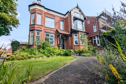 1 bedroom ground floor flat to rent, Trafalgar Road, Birkdale, Southport, Merseyside, PR8