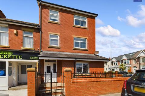 4 bedroom end of terrace house for sale, Holmfield Road, Blackpool, FY2