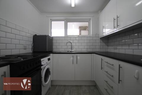 2 bedroom apartment to rent, Rawdon Drive, Hoddesdon EN11