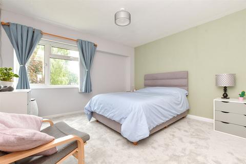 2 bedroom end of terrace house for sale, Kingsley Road, Horley, Surrey
