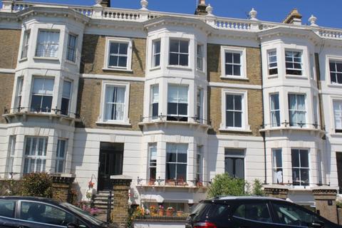 2 bedroom flat for sale, Clifton Terrace, Southend on Sea