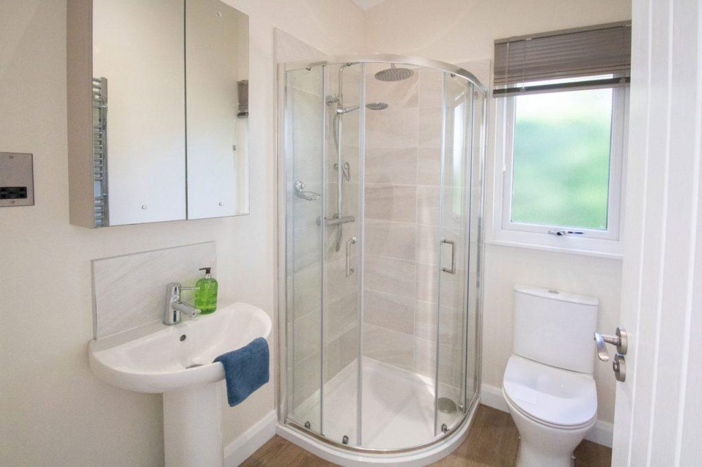 Willerby Acorn En Suite Shower Room.jpg