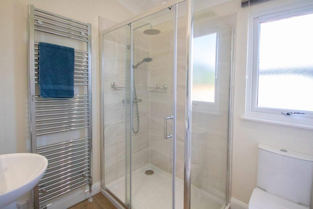 Willerby Acorn Shower Room.jpg