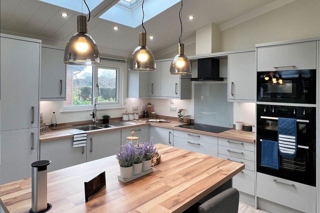 Plot 25 Willerby Acorn Kitchen.jpg