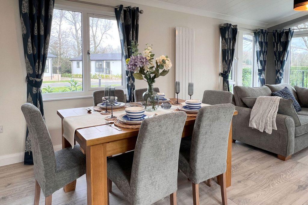 Plot 25 Willerby Acorn Dining Room.jpg