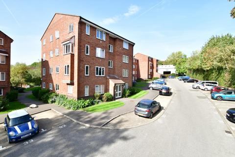 1 bedroom apartment to rent, St. Leonards Park, East Grinstead, RH19