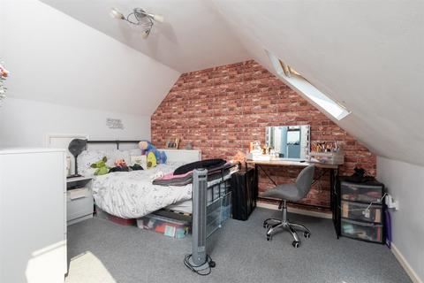 14 Lawrence Drive, Cobham, Gravesend, DA12 3BU