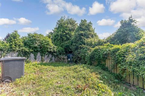 14 Lawrence Drive, Cobham, Gravesend, DA12 3BU