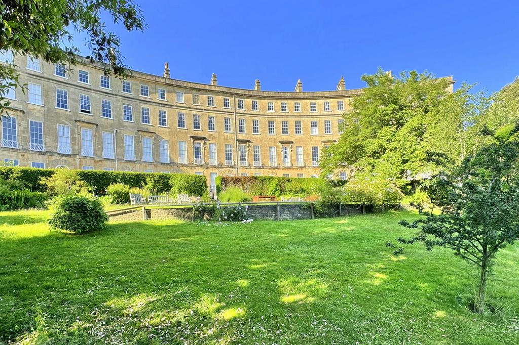 Cavendish Crescent, Bath, BA1 2UG 2 bed for sale £525,000