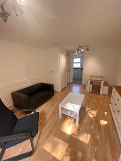 2 bedroom flat to rent, 7 Blenheim View, Woodhouse LS2