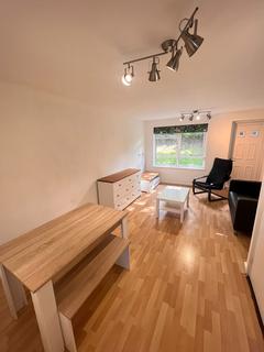 2 bedroom flat to rent, 7 Blenheim View, Woodhouse LS2