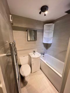 2 bedroom flat to rent, 7 Blenheim View, Woodhouse LS2