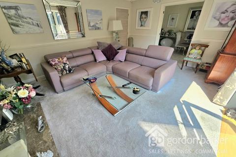 4 Eastcott Close, Bournemouth, BH7 7EQ