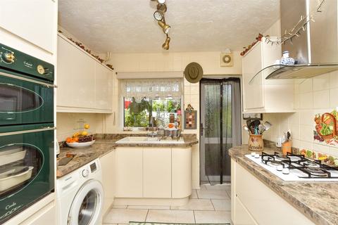 3 bedroom detached house for sale, Bysing Wood Road, Faversham, Kent