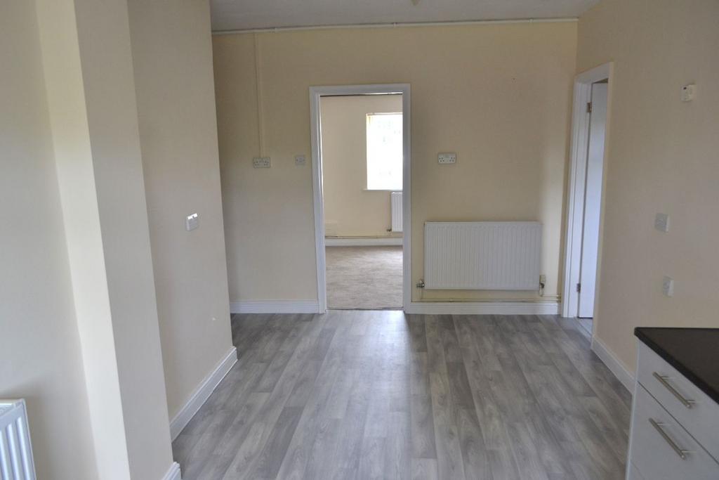 Trench Lock, Telford TF1 4 bed semidetached house for sale £229,000