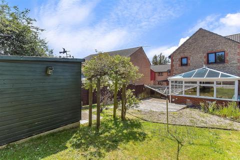 3 bedroom end of terrace house for sale, Linnet Close, Newport, Isle of Wight