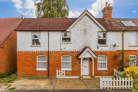 1 bedroom ground floor flat for sale, St. James's Place, Cranleigh, Surrey