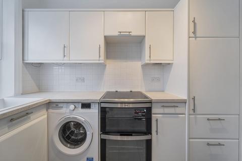 2 bedroom apartment to rent, London W8