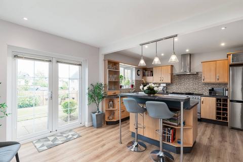 1 Abden Avenue, EH24 9EL