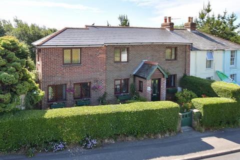 Ryde - 3 bedroom end of terrace house for sale