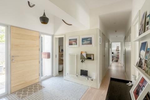 Morphany Hill Drive, Failand, Bristol, BS8 3UX