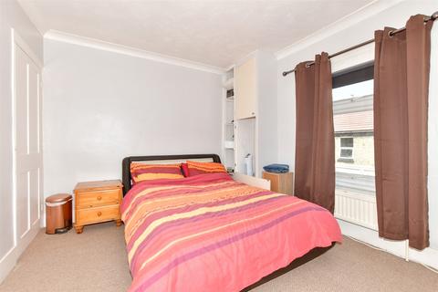 5 Clarendon Place, Dover, CT17 9QB