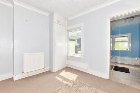 5 Clarendon Place, Dover, CT17 9QB