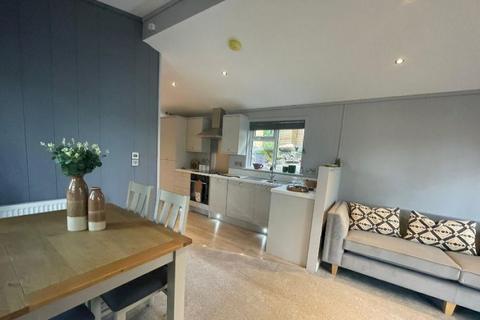 2 bedroom lodge for sale, Lake Windermere, Lake Road LA23