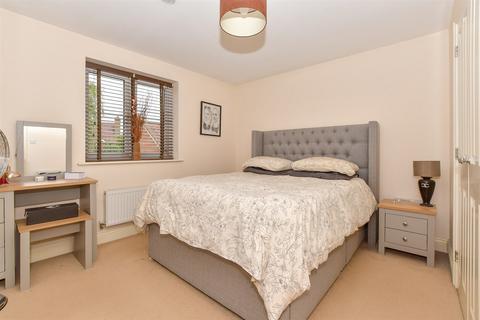 15 Chartwell Road, Kingsnorth, Ashford, TN25 7BF