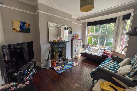 2 bedroom terraced house to rent, West Didsbury, Manchester M20