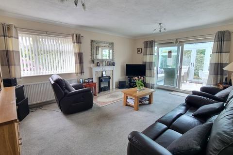 3 bedroom detached bungalow for sale, Thorne Crescent, Bexhill-on-Sea, TN39