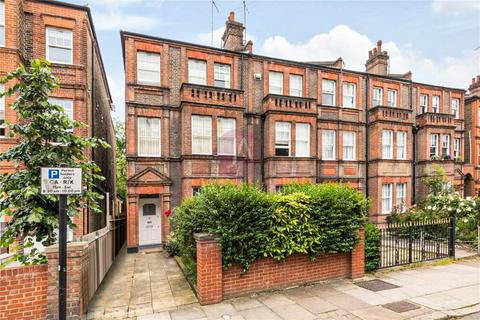 Studio to rent, Goldhurst Terrace, South Hampstead, London, NW6