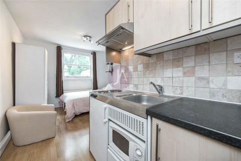 Studio to rent, Goldhurst Terrace, South Hampstead, London, NW6